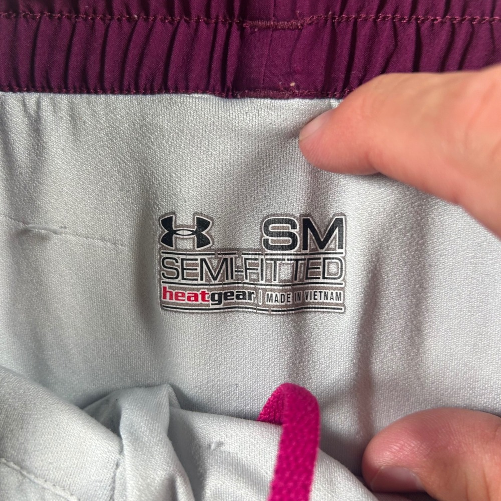 Under Armour HeatGear Women Small Geometric Print Running Training Shorts Purple - Picture 3 of 5
